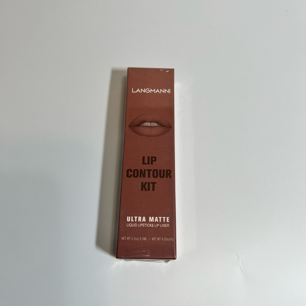 Langmanni Lip‎ Contour Kit NEW